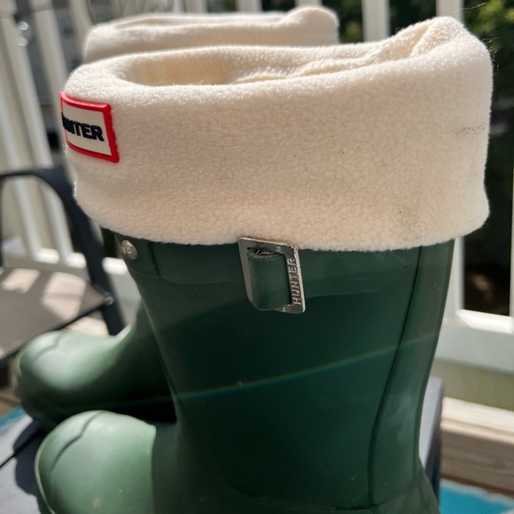 HUNTER original rain boots in hunter green, comes with boot socks!! Size W6 💚 - Picture 10 of 13